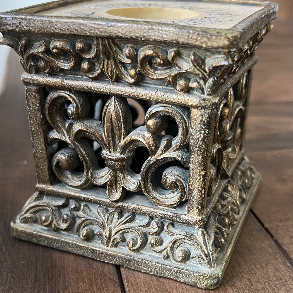 Vintage-Inspired Gold Candle Holder